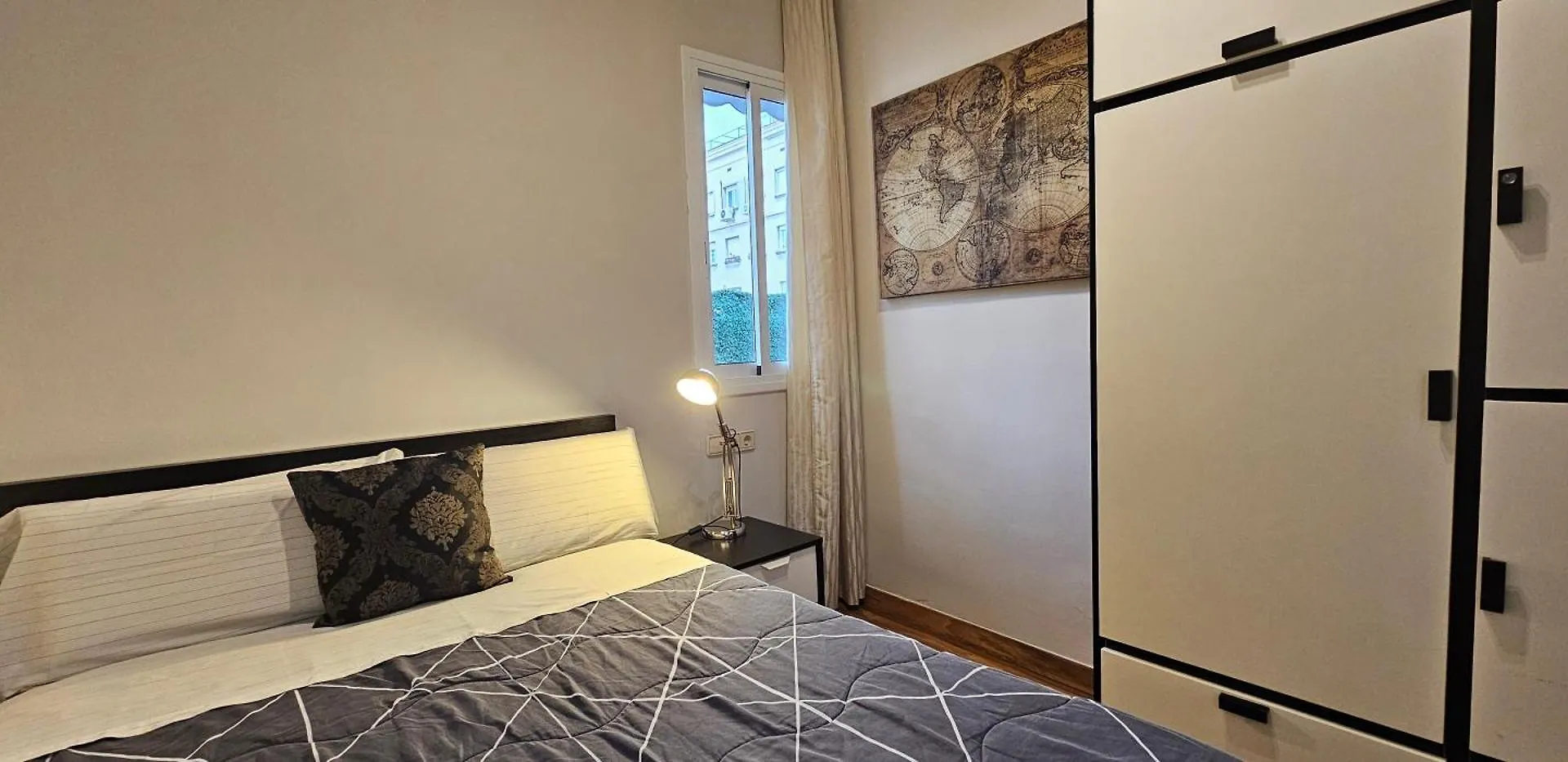 바르셀로나 Penthouse In Sagrada Familia 아파트 0*,